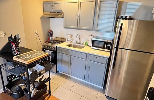 Rosedale Apartment | Affordable Long-Term Work or Study Rental
