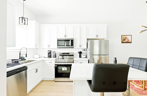 Galena Park Apartment | Affordable Luxury. New 3BR/2BA Near Downtown . Mins from IAH & Hobby Airport