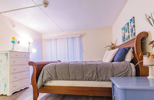 East Ridge Apartment | Affordable one-bedroom apartment near downtown!