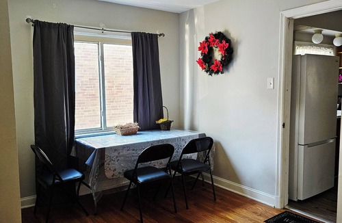 University City House | Affordable Peaceful Cozy House in STL