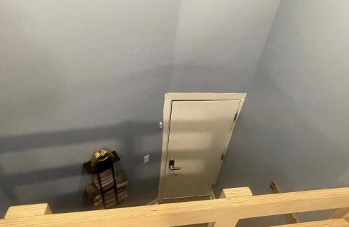 Wanaque Hostel | Affordable Private Room inWanaque Near NYC, Trails