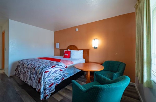 Madras Hotel | Affordable Private Room Ideal for Exploring Madras Attractions