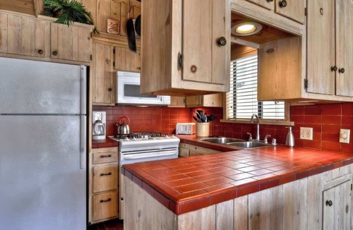 Balboa Island House | Affordable Quaint Cottage Balboa Island: 201 Ruby