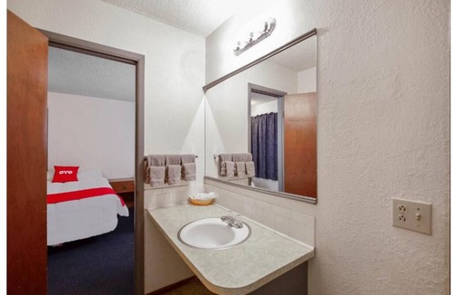 Cheyenne Wells Hotel | Affordable Queen Room Perfect for Eastern Colorado Road Trips