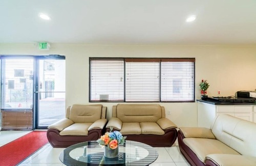 FM 1960 Hotel | Affordable Rates w/Convenient Location