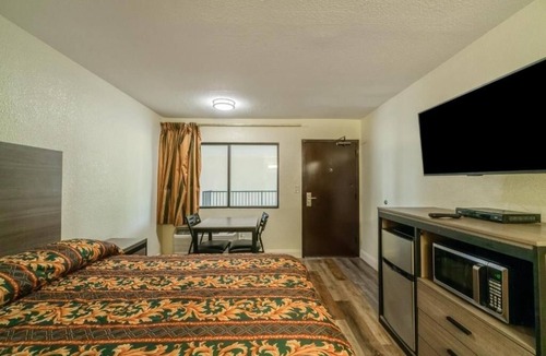 FM 1960 Hotel | Affordable Rates w/Convenient Location