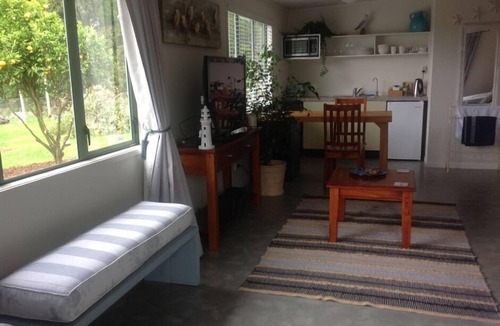 Kerikeri Cottage | Affordable Relaxation