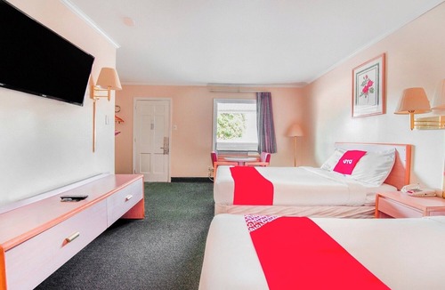Durham Hotel | Affordable Retreat w/Private Bath + Free Parking Near Downtown Durham