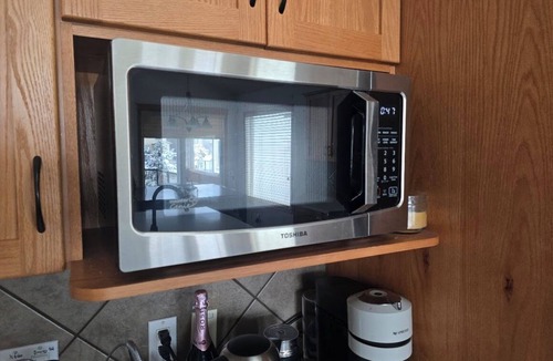 Cranston Villa | Affordable spacious main-floor waterfront villa