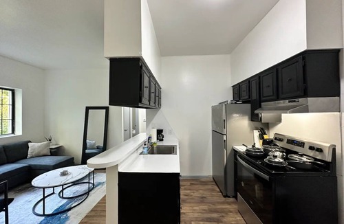 Rotterdam Apartment | Affordable Stay Near Proctors-A5