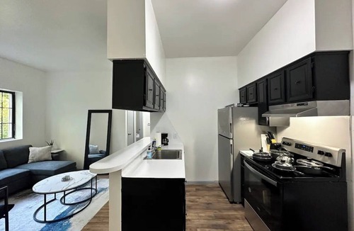 Rotterdam Apartment | Affordable Stay Near Proctors-A7