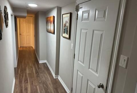 Pickering House | Affordable stay near the OPG TV and parking
