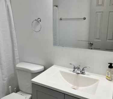 Rotterdam Apartment | Affordable Stay Near Proctors A2