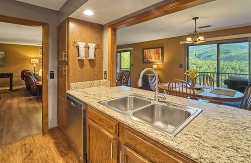 Pittman Center Condo | Affordable stay with gorgeous views!