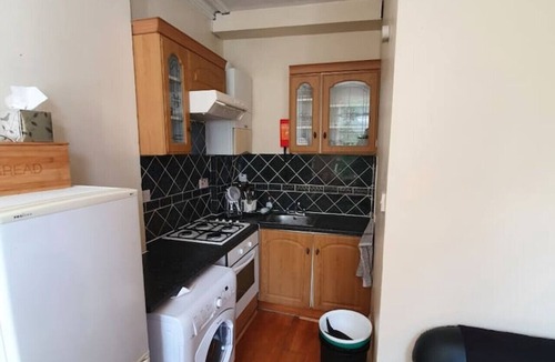 Earl's Court Apartment | Affordable Studio Flat