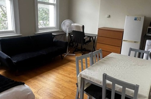 Earl's Court Apartment | Affordable Studio Flat