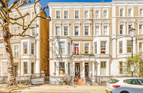 Earl's Court Apartment | Affordable Studio Flat