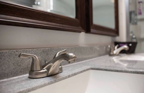 Des Moines Apartment | Affordable Studio, Pet Friendly, Near Airport