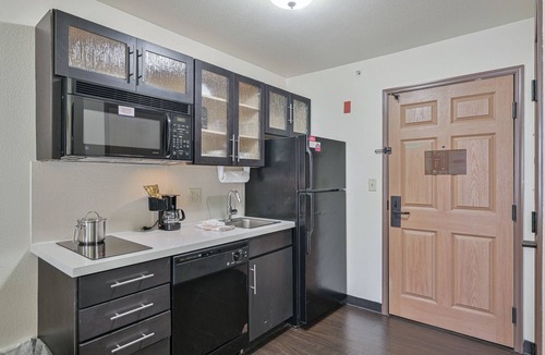 South Tulsa Hotel | Affordable Suites of America Tulsa
