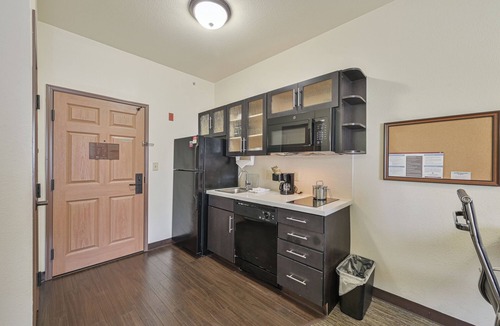 South Tulsa Hotel | Affordable Suites of America Tulsa