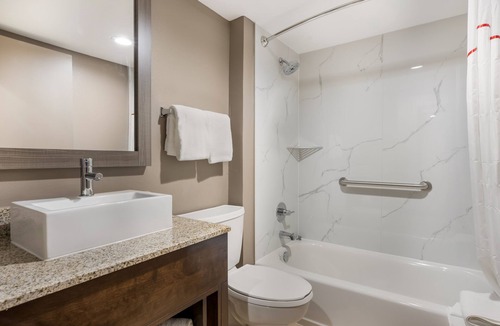 Sulphur Hotel | Affordable Sulphur Retreat: 2 Serene Units! Minutes to Calcasieu Refining!