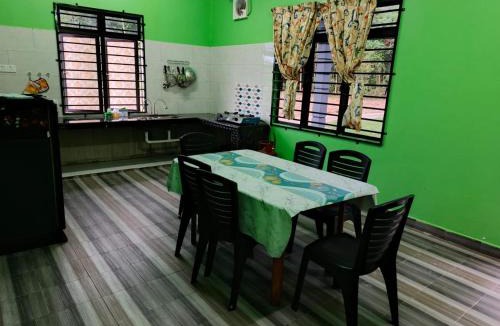 Kampung Bunut Susu House | AFNAN Homestay