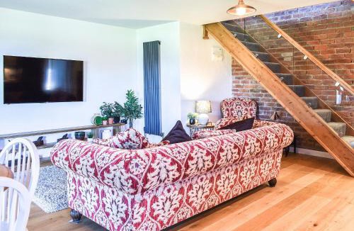 Talybont House | Afonig Loyw