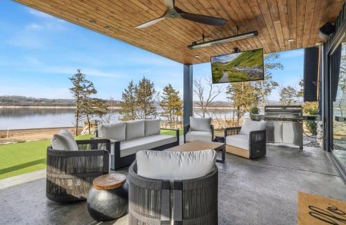 Rogers House | AFrame at Beaver Lake-Hot Tub-Epic Patio & Views