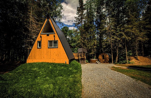 Perry Cabin | aframe in the woods.