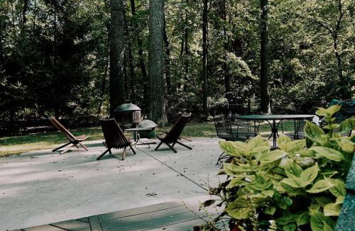 Sturgis House | Aframe Lake Hottub, shared pet friendly low fee