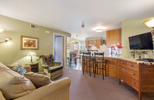 Gordonville Bed & Breakfast | After Eight Bed and Breakfast