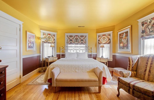 Gordonville Bed & Breakfast | After Eight Bed and Breakfast