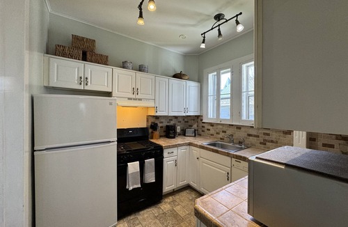 Oneonta Apartment | After the Game 1st floor apt near ASV
