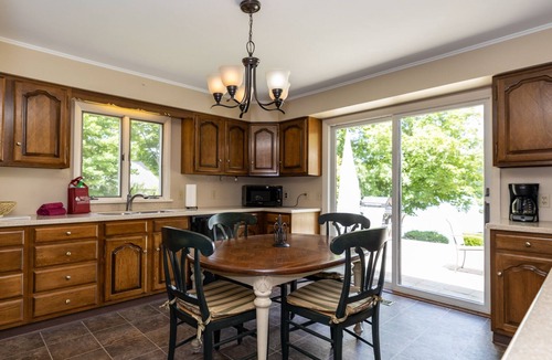Town of Jerusalem House | Afternoon Paradise: Stunning Lakeside Estate on Keuka's West Side