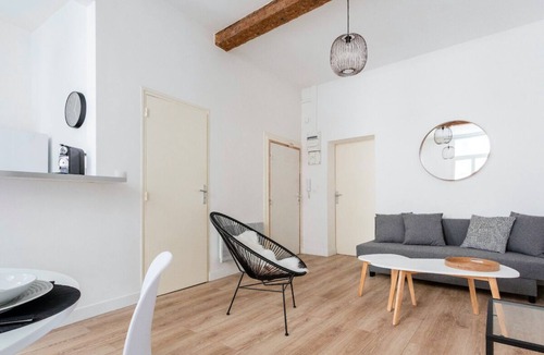 Ecusson Apartment | Against Prestigious rue Foch: ideal for summer ★
