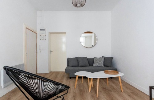 Ecusson Apartment | Against Prestigious rue Foch: ideal for summer ★