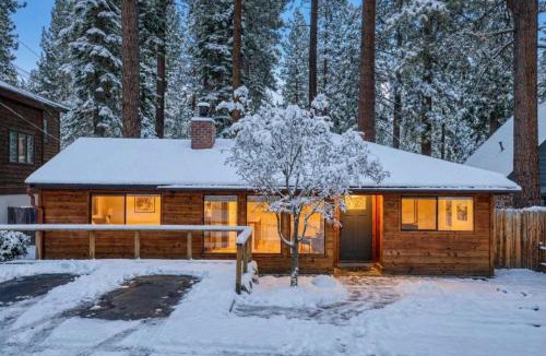 Tahoe Vista House | Agate Bay 3BDR, Walking Distance to the Beach!