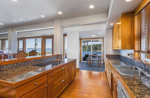 Rollingbay House | Agate Pass Beach House