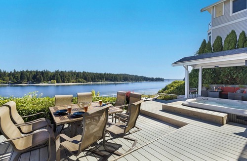 Rollingbay House | Agate Pass Beach House