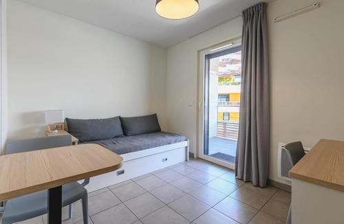 Vernier Apartment | AGENCE PRO - Studio with balcony - Quartier Libération - Nice