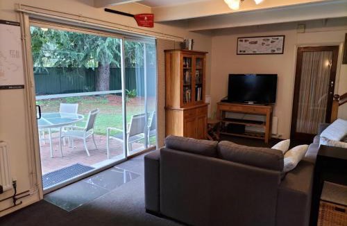 Bright House | Ageri Holiday House