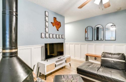 North Garden Acres House | Aggie Game Day Retreat ~ 1 Mi to Texas A & M!