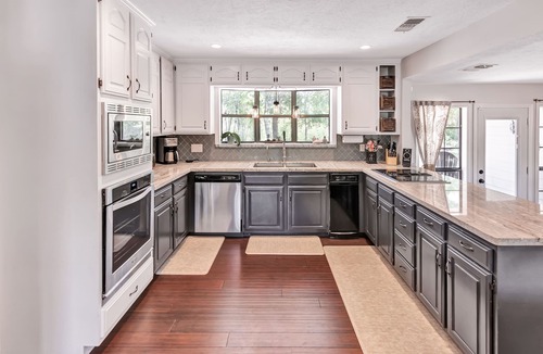 Quail Run Estates House | Aggie Retreat - 3.5 miles to Kyle Field