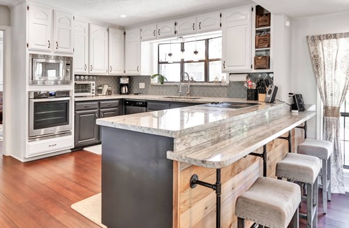 Quail Run Estates House | Aggie Retreat - 3.5 miles to Kyle Field
