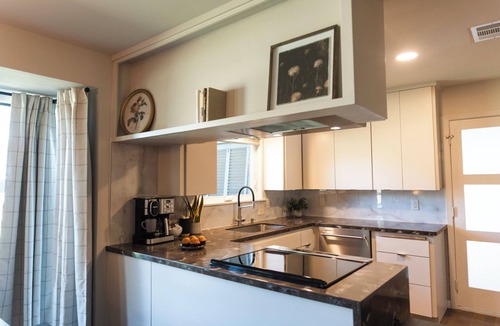 Bryan House | Aggieland: Bar Lounge+Fire Pit+Backyard Haven
