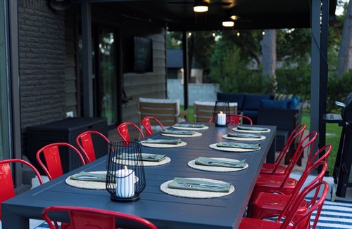 Bryan House | Aggieland: Bar Lounge+Fire Pit+Backyard Haven