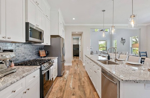 Redmond Terrace House | Aggieland Crossing ~ Huge Gameday Backyard!