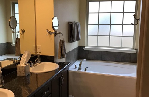 Wellborn House | Aggieland Getaway! Perfect for weekend or short term rentals