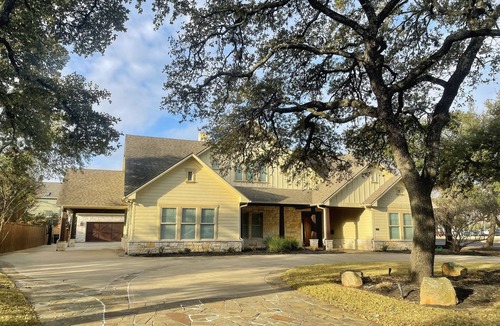 Oakwood House | Aggieland Lookout Directly across the street from Kyle Field