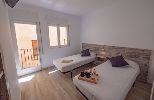 Roses Town Center Hostel | Agi Gloria Rooms 102 Hostel for rent in Roses Girona.